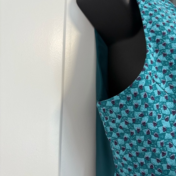 Handmade Teal Patterned Vest with Buttons Size‎ Medium - Picture 5 of 8